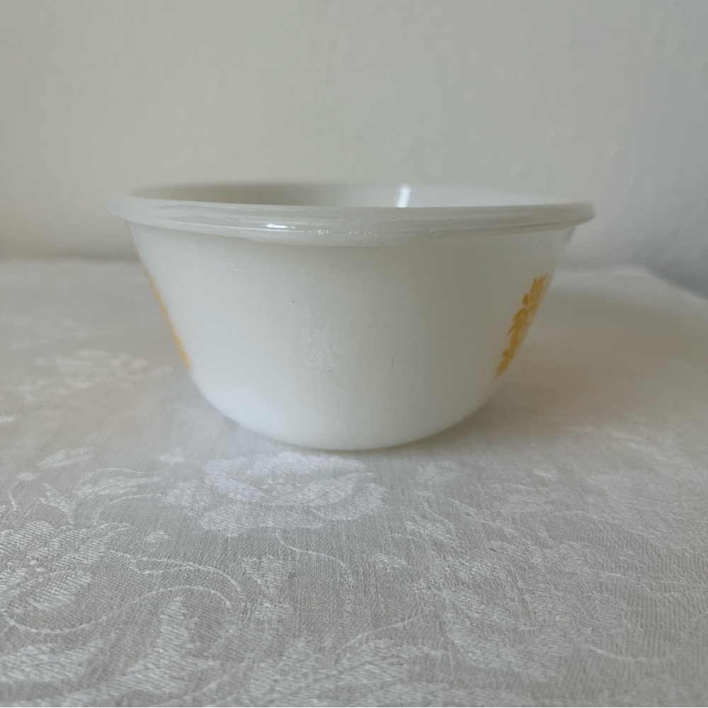 Vintage Glasbake 1 QT. White and Yellow Floral Baking Casserole Dish - Picture 5 of 14